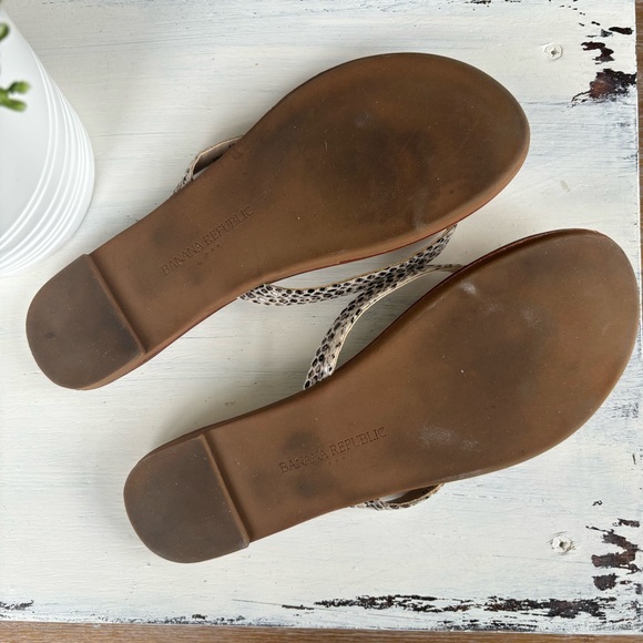 Banana Republic Snakeskin Print Flat Thong Sandals - Picture 9 of 9